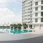 A2705 Platino Paradigmmall Netflix Poolview Bystay