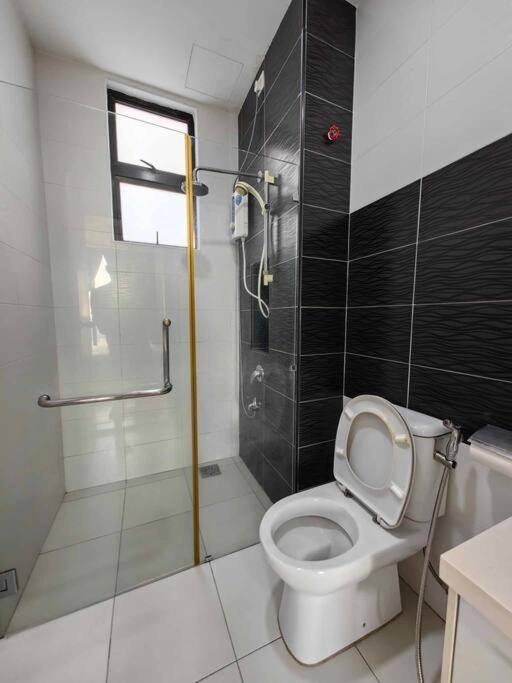 Pangsapuri A2705 Platino Paradigmmall Netflix Poolview Bystay