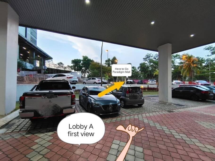 A2705 Platino Paradigmmall Netflix Poolview Bystay Pangsapuri