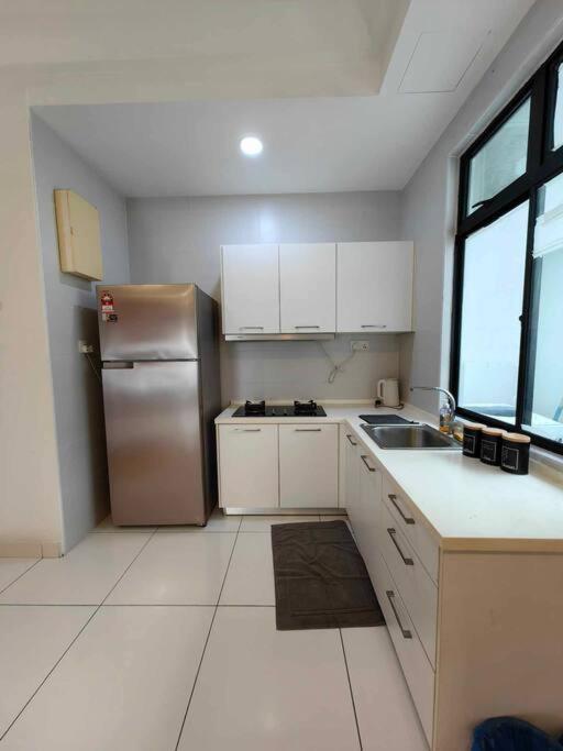A2705 Platino Paradigmmall Netflix Poolview Bystay Pangsapuri *